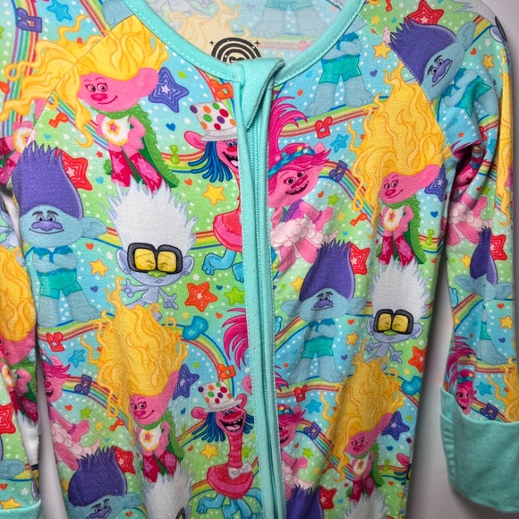 Trolls Sold Out Print Bamboo Bliss Zippy Feet Grips 6/12 Months - Picture 2 of 7